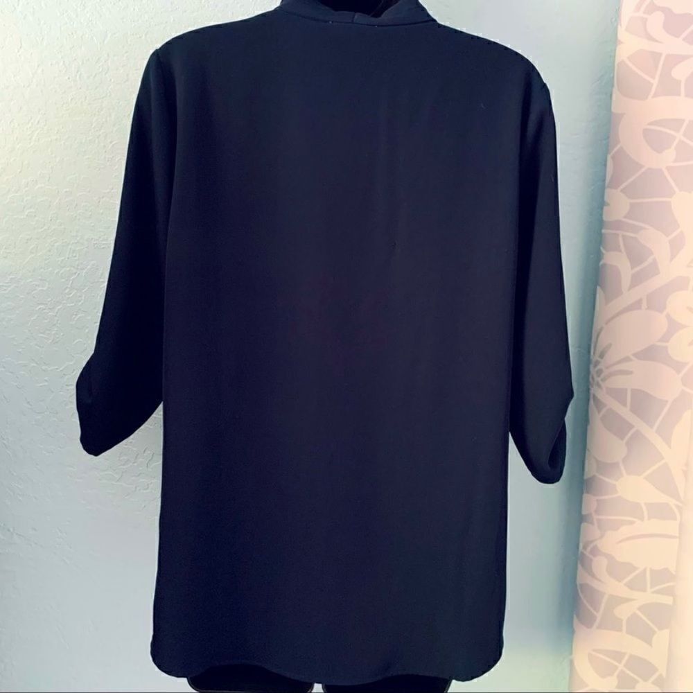 Calvin Klein Navy Blue Pullover Blouse With 3/4 Button Sleeves Size Medium/Large - Picture 4 of 6
